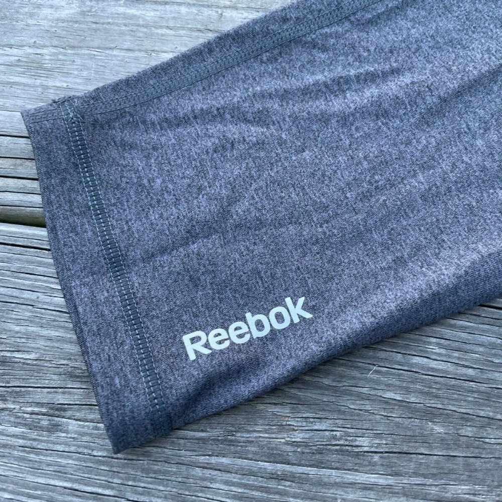 Reebok Women Athletic Capri Pant Gray Charcoal Sport Running Pant Size MM - Picture 3 of 10